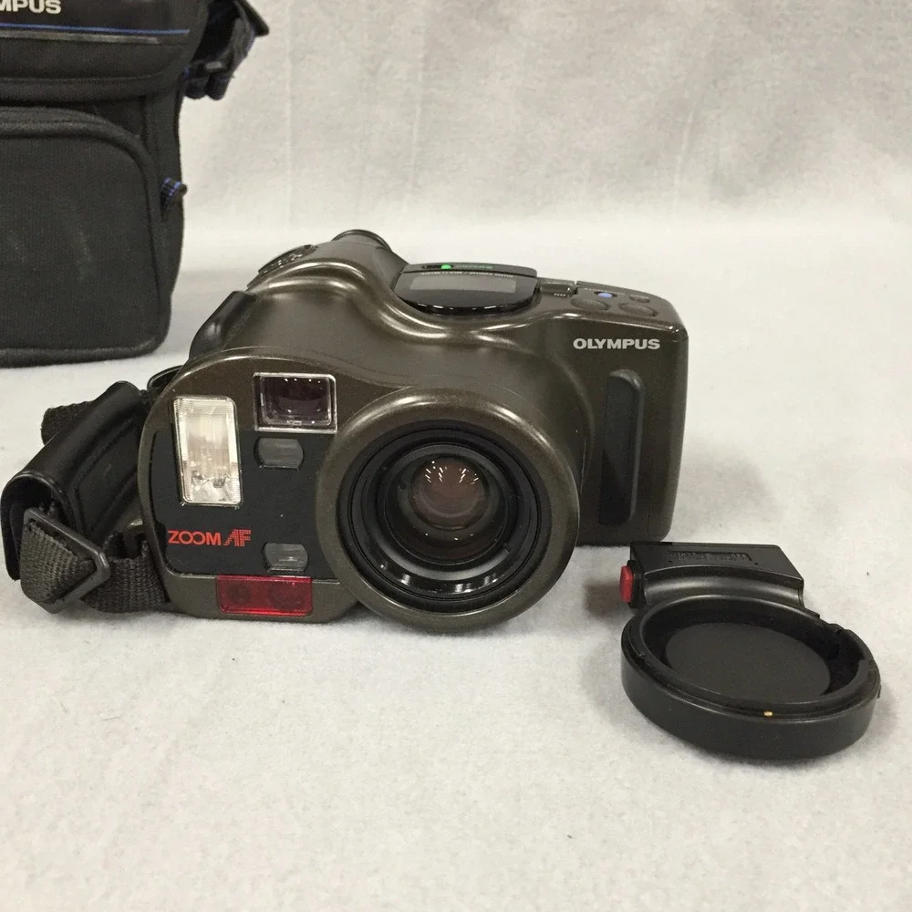 Olympus Infinity SuperZoom 330 35mm Film Camera 38-105mm Lens with Case Japan